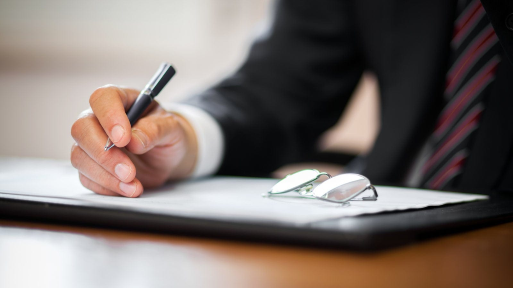 insurance claims adjuster