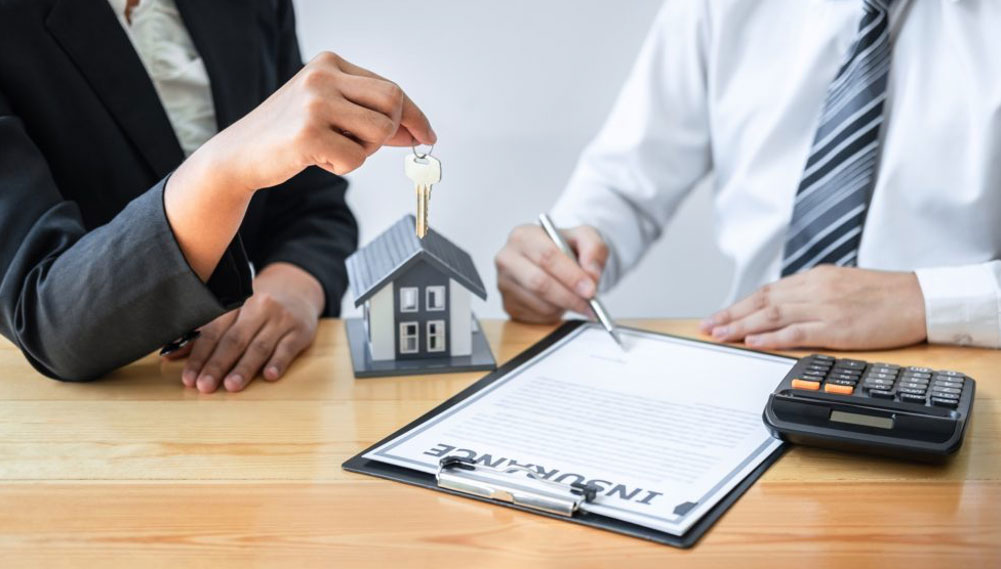 insurance claims adjuster