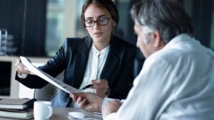 how to know if your lawyer is selling you out