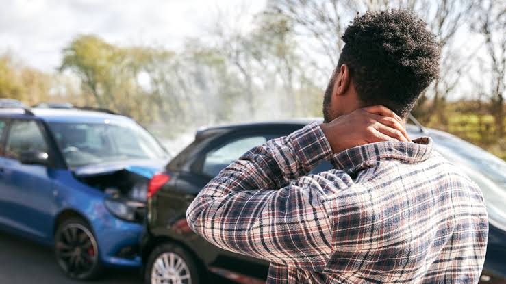 how much does a car accident lawyer cost